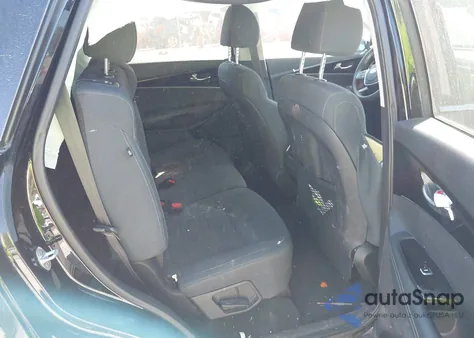 2019 Kia Sorento 2.4L L z USA, uszkodzony, nr VIN 5XYPG4A32KG583033